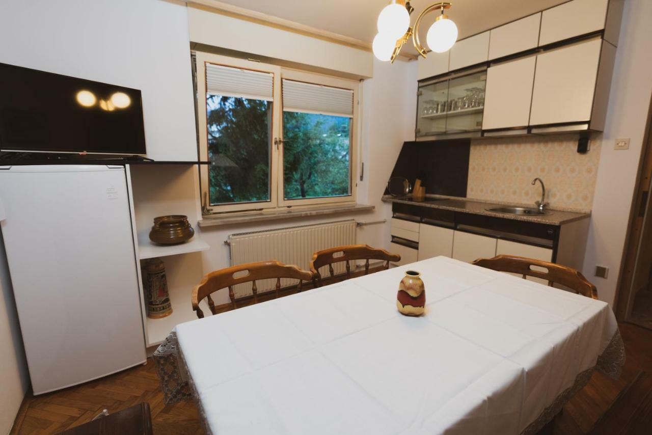 Apartmaji Retro Spodnje Gorje ภายนอก รูปภาพ